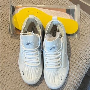 Gdefy MATeeM White Women's Knit Sneakers - Breathable Comfort